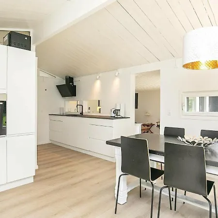 8 Person In Feriehus Hals